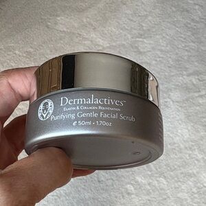 Dermalactives Silver Purifying Facial Scrub